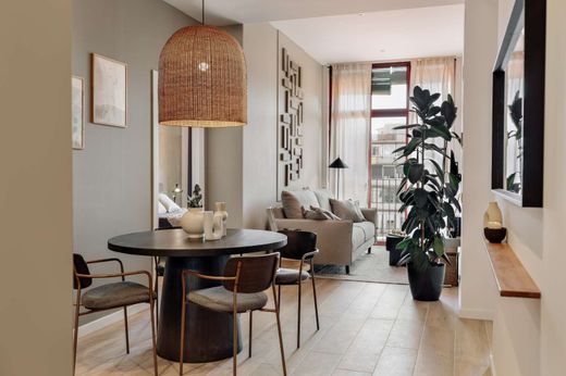 Apartment / Etagenwohnung in Barcelona, Provinz Barcelona