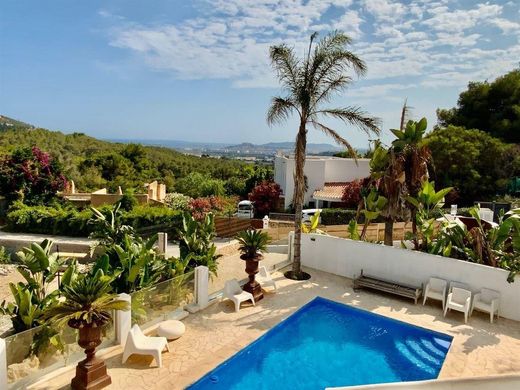 Villa in Santa Eulària des Riu, Balearen Inseln