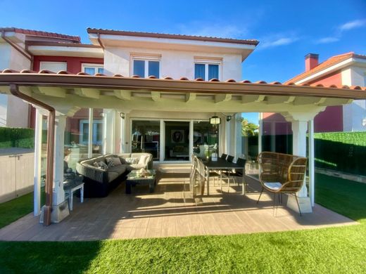 Villa multifamiliale à Suances, Province de Cantabrie