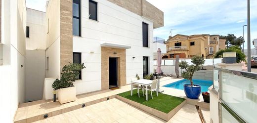 Villa in Playas de Orihuela, Alicante