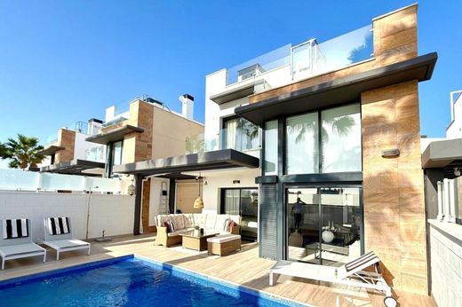 Villa in Playas de Orihuela, Alicante