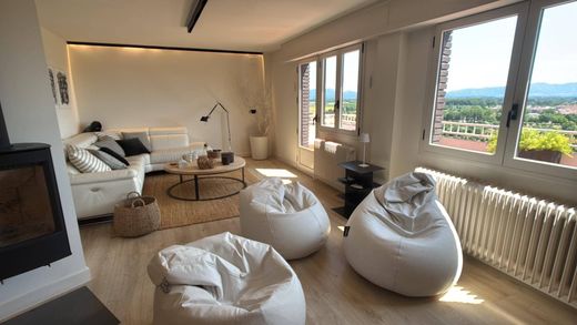 Penthouse in Figueres, Province of Girona