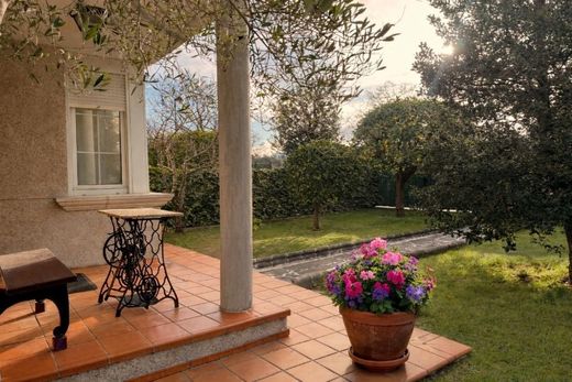 Detached House in Torrelavega, Province of Cantabria