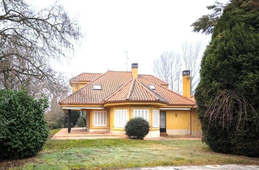 Vrijstaand huis in Sariegos, Provincia de León