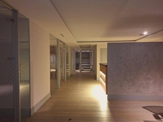 Apartment / Etagenwohnung in Saragossa, Aragonien