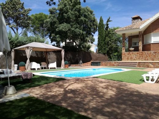 Detached House in Villalbilla, Province of Madrid