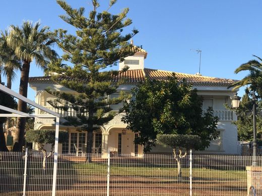 Villa in Playas de Orihuela, Alicante