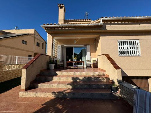 Detached House in Creixell, Province of Tarragona