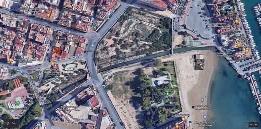 Grundstück in Torrevieja, Alicante