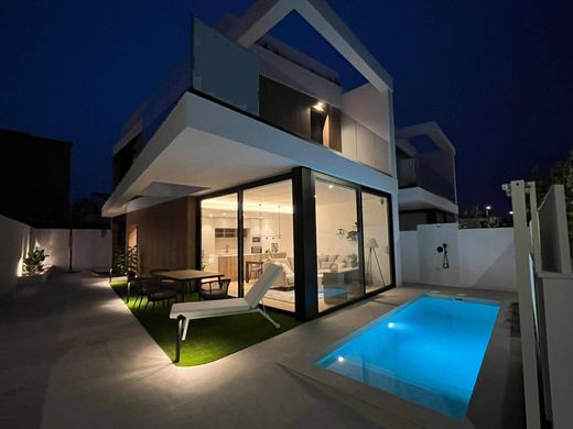 Villa in Pilar de la Horadada, Provincia de Alicante