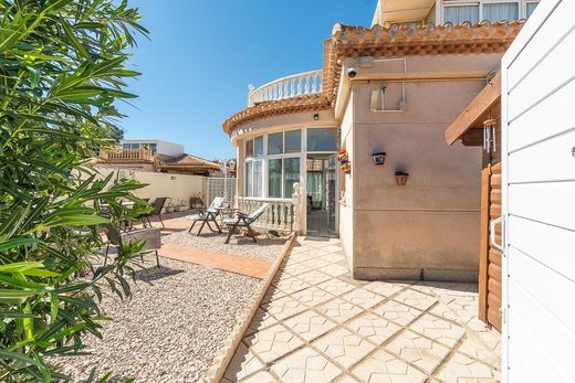 Villa in Playas de Orihuela, Alicante