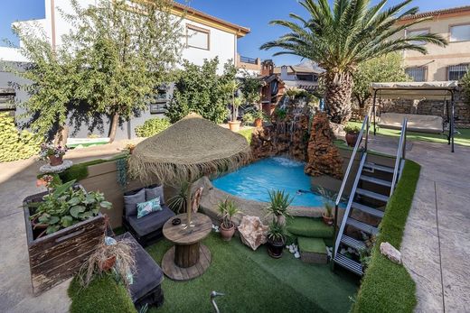 Casa en Iznalloz, Provincia de Granada