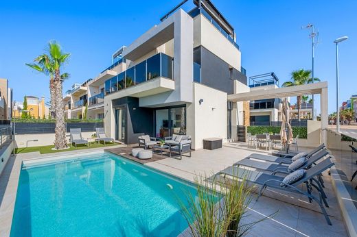 Villa in Playas de Orihuela, Alicante