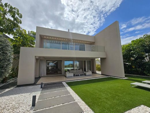 Villa in Adeje, Province of Santa Cruz de Tenerife