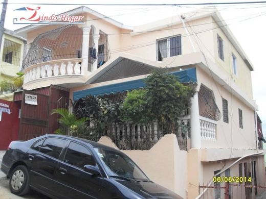 Residential complexes in Santo Domingo Este, Provincia de Santo Domingo