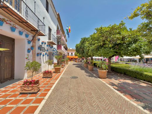 Apartment / Etagenwohnung in Marbella, Málaga