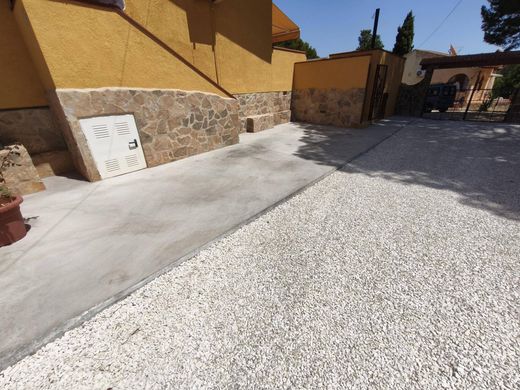 Mehrfamilienhaus in la Nucia, Alicante