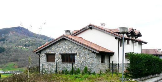 호화 저택 / Parres, Province of Asturias