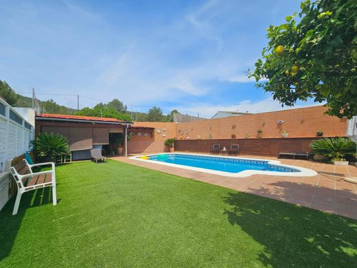 Luxe woning in Canyelles, Província de Barcelona