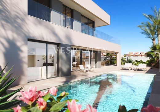 Villa in Pilar de la Horadada, Alicante