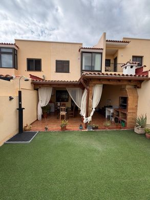 Luxury home in Candelaria, Province of Santa Cruz de Tenerife
