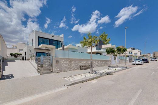 Villa in San Miguel de Salinas, Alicante