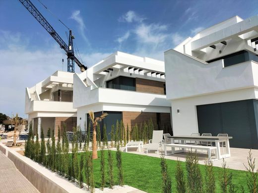Villa en Pilar de la Horadada, Provincia de Alicante