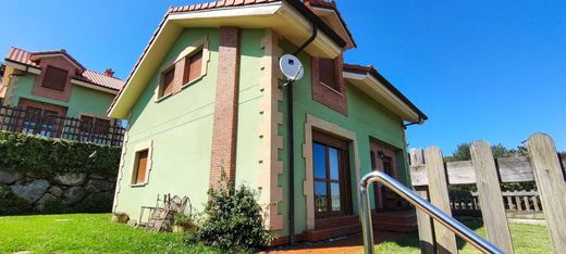 Detached House in Santillana, Province of Cantabria