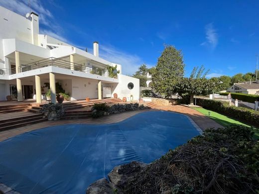 Detached House in Llers, Province of Girona