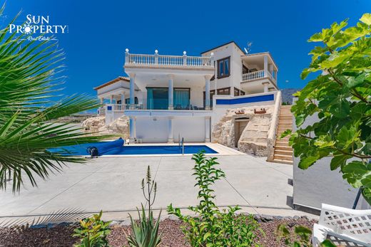 Villa in Adeje, Province of Santa Cruz de Tenerife