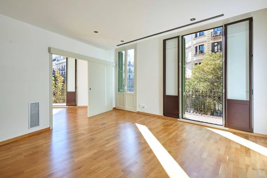 Apartment / Etagenwohnung in Barcelona, Provinz Barcelona