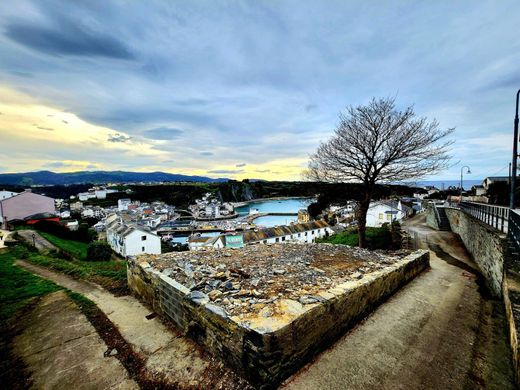 地皮  Luarca, Province of Asturias