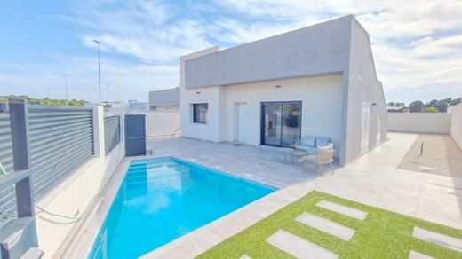 Villa in Pilar de la Horadada, Alicante