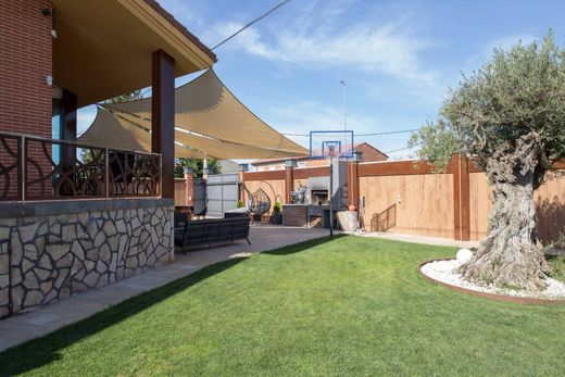 Dom jednorodzinny w Villaturiel, Provincia de León