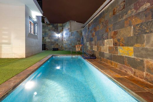 Huétor Vega, グラナダの一戸建て住宅