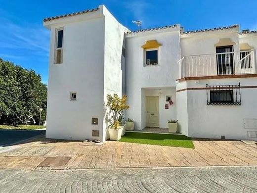 Villa multifamiliale à Estepona, Malaga