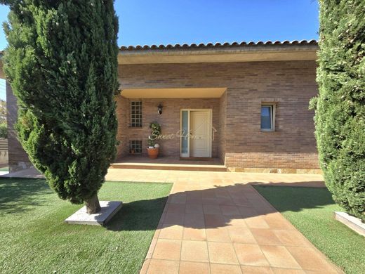 Luxus-Haus in Cabrils, Provinz Barcelona