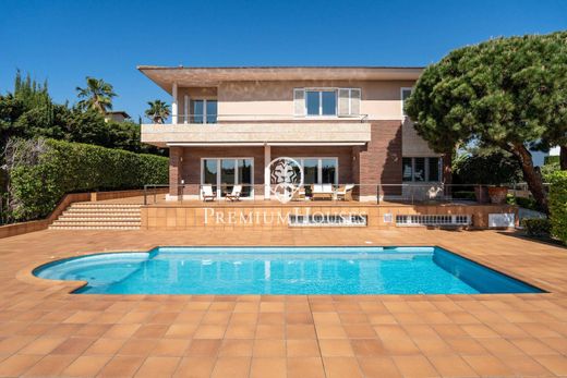 Luxus-Haus in Vilanova i la Geltrú, Provinz Barcelona