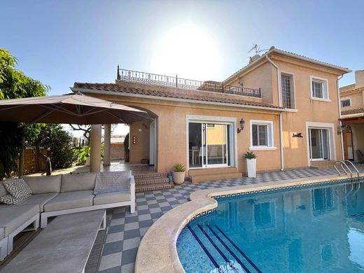 Villa in Pilar de la Horadada, Alicante