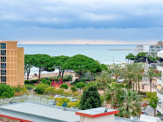 Apartment in La Pineda Platja, Province of Tarragona