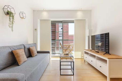 Apartment / Etagenwohnung in Barcelona, Provinz Barcelona