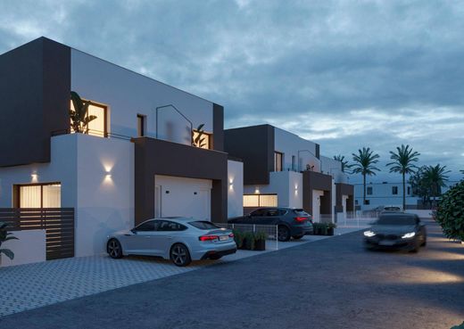 Semidetached House in Oasis (La Marina), Alicante