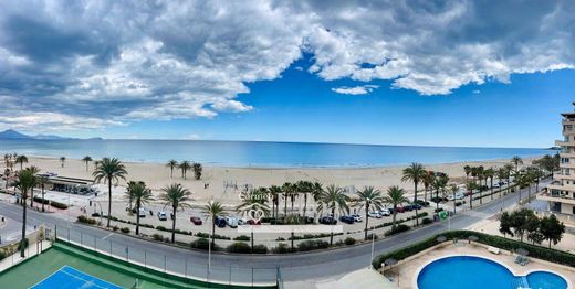 Piso / Apartamento en Alicante, Provincia de Alicante