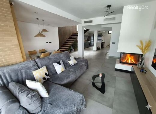 Willa wielorodzinna w Espartinas, Provincia de Sevilla