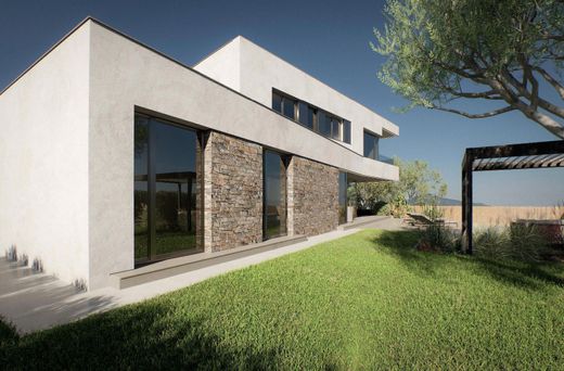 Einfamilienhaus in Girona, Provinz Girona