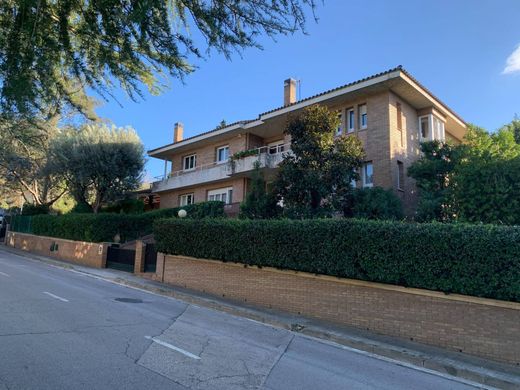 Einfamilienhaus in Sant Cugat del Vallès, Provinz Barcelona