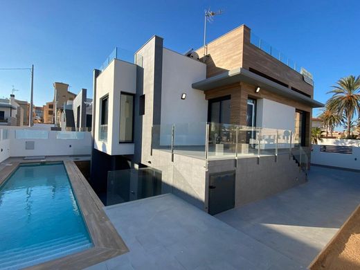 Villa en Torrevieja, Provincia de Alicante