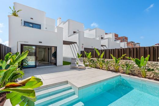 Villa in Pilar de la Horadada, Alicante