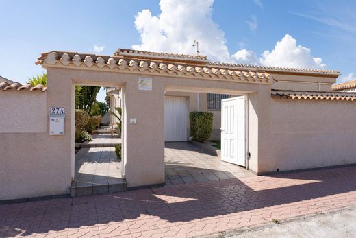 Villa en Playas de Orihuela, Provincia de Alicante