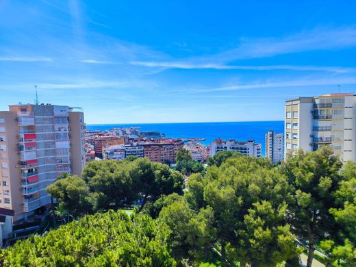 Apartment / Etagenwohnung in Benidorm, Alicante